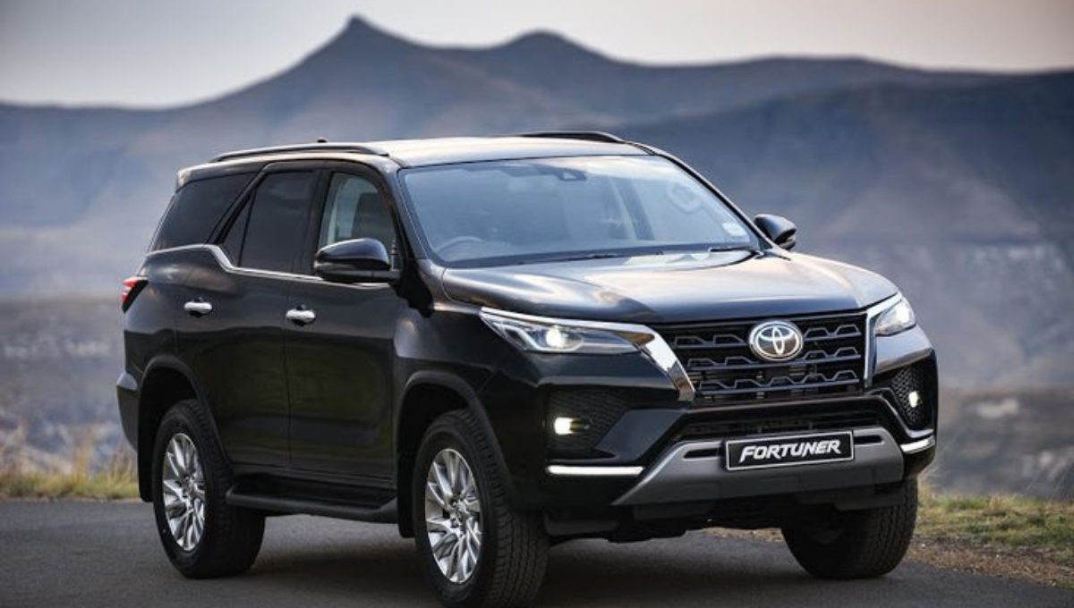 New Toyota Fortuner: 7-Seater SUV with Automatic Gearbox and 201.15 BHP Power