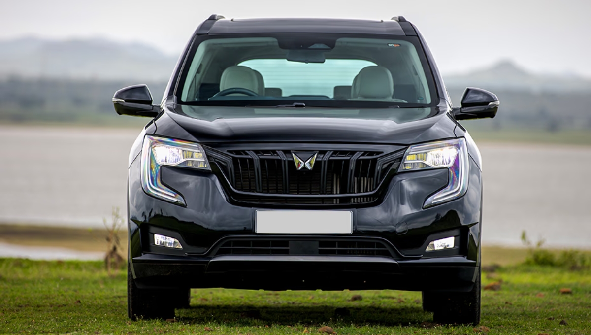 Mahindra XUV700 2025: Price Rs 14.49–25.14 Lakh, Powerful Diesel SUV with ADAS and Panoramic Sunroof
