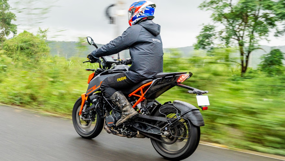 KTM 160 Duke 2025: 164cc Power, Dual ABS, LED Lights Price and Features