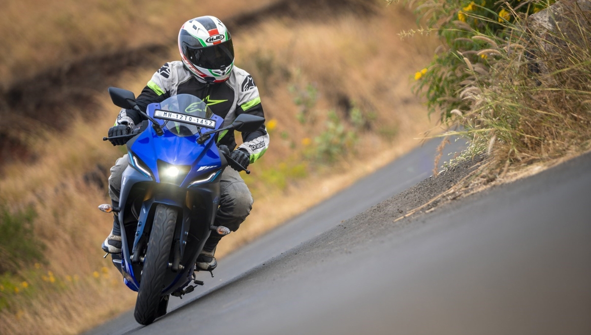 Yamaha R15 V4 2025: 155cc powerful bike, 140 kmph top speed and just Rs 1,70,000