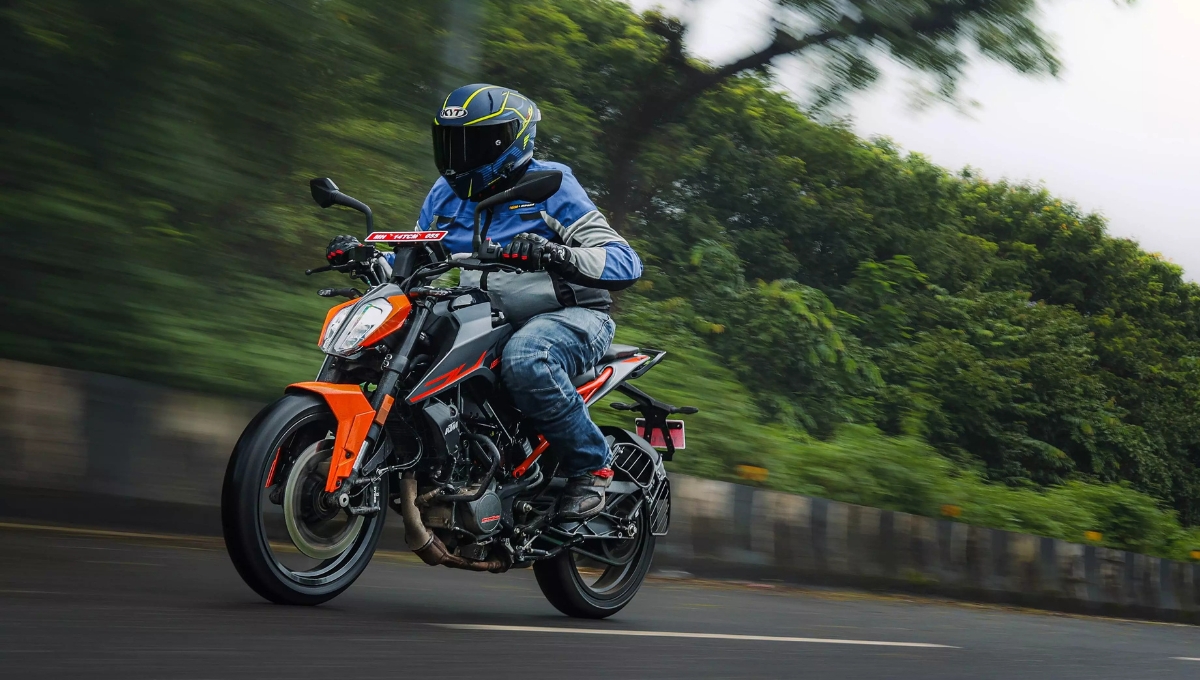 KTM 160 Duke 2025: 164cc Powerhouse with 18.7 BHP Expected Price Rs1.80 Lakh